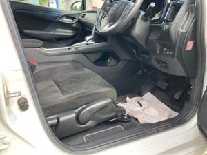Honda Shuttle 1.5 HYBRID MPV AUTOMATIC - Image 3