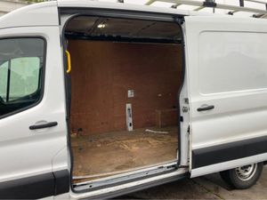 Ford Transit 350L BASE 2.0 TD 130BHP M6 FWD 3DR - Image 4