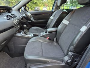 Lovely Renault Grand Scenic MONTH END SALE - Image 2
