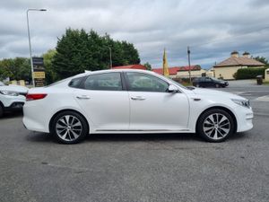 Kia Optima PLATINUM 4DR - Image 4