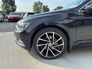 STUNNING 2016 VOLKSWAGEN PASSAT 2.0L - Image 4
