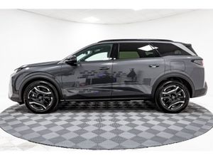 Peugeot 5008 E-Allure 73kWh 210HP - 7 Seats, Up to - Image 4