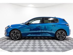 Peugeot 308 E-Allure 54kWh Auto 156HP - Image 4