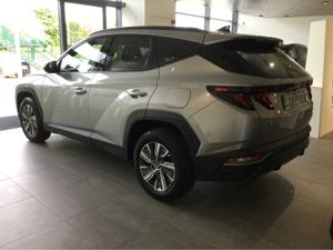 Hyundai Tucson EXECUTIVE HYBRID - Image 3