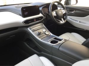 Hyundai Santa Fe PLUG IN HYBRID - Image 3