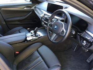 BMW 5-Series XDRIVE M SPORT AUTO ESTATE- 4 Wheel D - Image 3