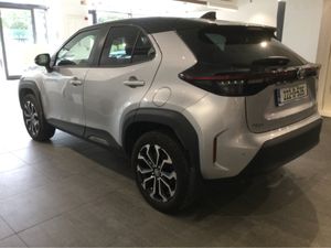 Toyota Yaris Cross LUNA SPORT ** VERY LOW KMS ** - Image 3