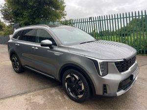 Kia Sorento 242 PHEV PE 7S 4WD TOP SPEC AS NEW - Image 2