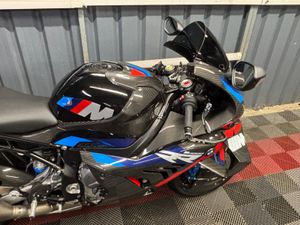 2023 232 BMW M 1000 R Full Carbon 9Kms - Image 3
