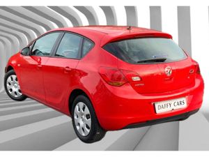 Vauxhall Astra 1.6 I EXCLUSIVE 5DR AUTO 1 115PS - Image 3