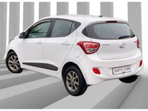 Hyundai i10 DELUXE 4DR - Image 3