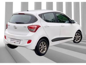 Hyundai i10 DELUXE 4DR - Image 4