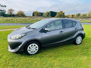 Toyota Aqua SALE NOW ON / €12900 / RARE COLOUR - Image 4