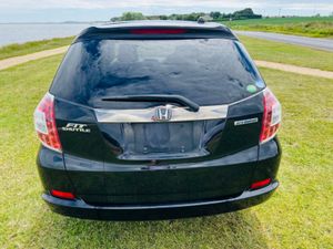 Honda Shuttle 1.3 Hybrid Auto Low Mileage Ideal Fa - Image 4