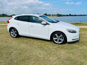 Volvo V40 SALE NOW ON / €11950 / AUTO / FINANCE - Image 3