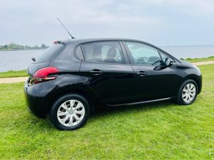 Peugeot 208 208 AUTO / FINANCE ARRANGED - Image 4