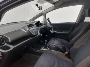 Honda Jazz Hatchback ES Plus - Image 2