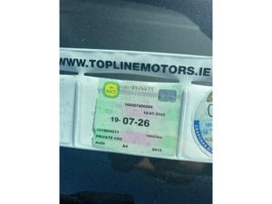 Audi A4 ==2.0 TDI TECHNIK//FULL LEATHER//SAT-NAV// - Image 3