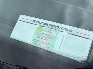 Volkswagen Golf ==COMFORTLINE 1.2//AUTO//REVERSING - Image 2