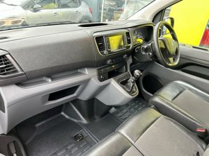 Peugeot Expert PROFESSIONAL STD 1.5 HD HDI 120 4 - Image 4