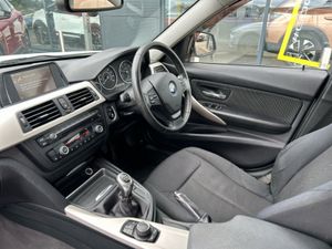 BMW 3-Series F30 D EFFICIENCY DYNAMICS 4DR - Image 3