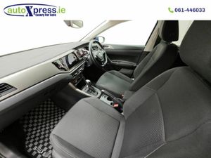 Volkswagen Polo 1.0 TSI Automatic, Reversing camer - Image 4