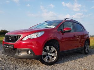 Peugeot 2008 2017 1.2 Automatic, warranty, low km, - Image 4