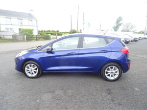 Ford Fiesta 1.1 ZETEC  " new shape " 85PS 5DR - Image 3