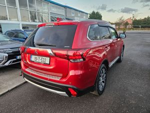 Mitsubishi Outlander 4WD 6MT 4DR - Image 2