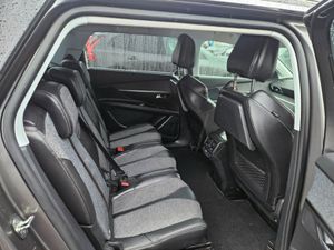 Peugeot 5008 Allure 1.6 Blue HDI 120 4DR - Image 3