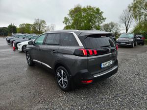 Peugeot 5008 Allure 1.6 Blue HDI 120 4DR - Image 4