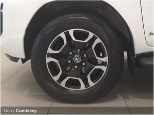Toyota HiLux Invincible D-4d 4WD - Image 2