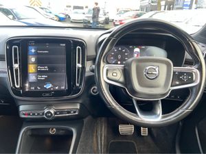 Volvo XC40 R-DESIGN T5 RECHARGE - Image 2