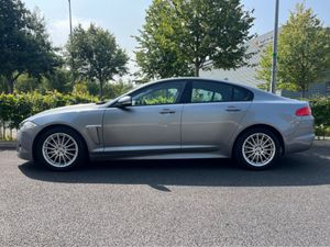 Jaguar XF 2.2 D R-SPORT AUTO *FULL SERVICE HISTORY - Image 2