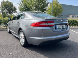 Jaguar XF 2.2 D R-SPORT AUTO *FULL SERVICE HISTORY - Image 3