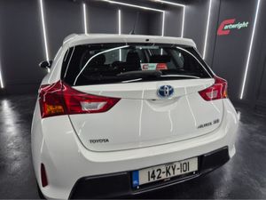 Toyota Auris 1.8 HYBRID SOL AUTO - Image 4
