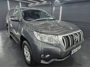 Toyota Land Cruiser 2.8 UTILITY VX 5DR - Image 3