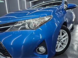 Toyota Auris 1.33 VVT-I DUAL ICON PLUS 99BHP 5DR S - Image 2