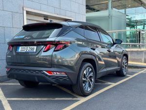 Hyundai Tucson 2WD Executive  Leather - Image 4