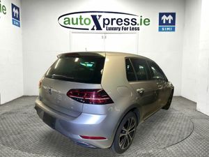 Volkswagen Golf 1.2 TSI Automatic, Reversing camer - Image 3