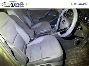 Volkswagen Golf 1.2 TSI Automatic, Reversing camer - Image 4