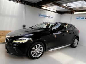 Volvo V40 2.0 D4 CROSS COUNTRY SE LUXURY DIESEL 19 - Image 3