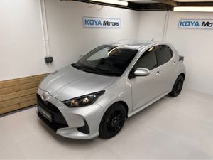 Toyota Yaris 1.0 PETROL AUTOMATIC SPORT X // BRAND - Image 2