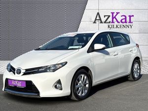Toyota Auris 2015 D-4D AURA 1.4D €64 P/W WITH NO C - Image 3