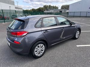 Hyundai i30 I 30, 1.4 PETROL, CLASSIC MODEL, LOW M - Image 3