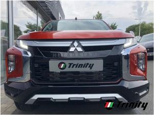 Mitsubishi L 200 2.4d Instyle Auto TOP Spec Trini - Image 2