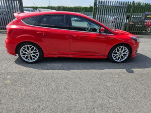Ford Focus 2015 1.0 Ecoboost ST LINE - Image 4