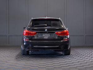 2018 BMW 5-Series 520d - Image 4