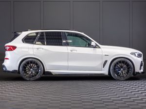 222 BMW X5 X-Drive 45e M-Sport - Image 2