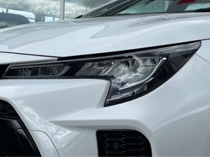 Suzuki Swace 1.8 HYBRID MOTION CVT 5DR - Image 3